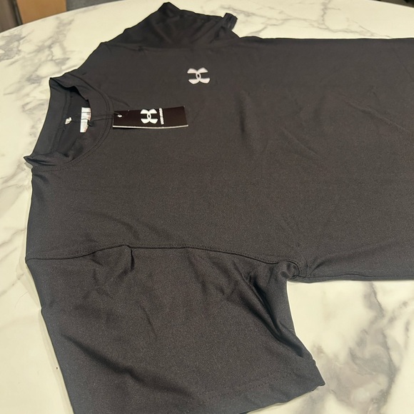 Under Armour Replica Heatgear Tshirt - Picture 2 of 4